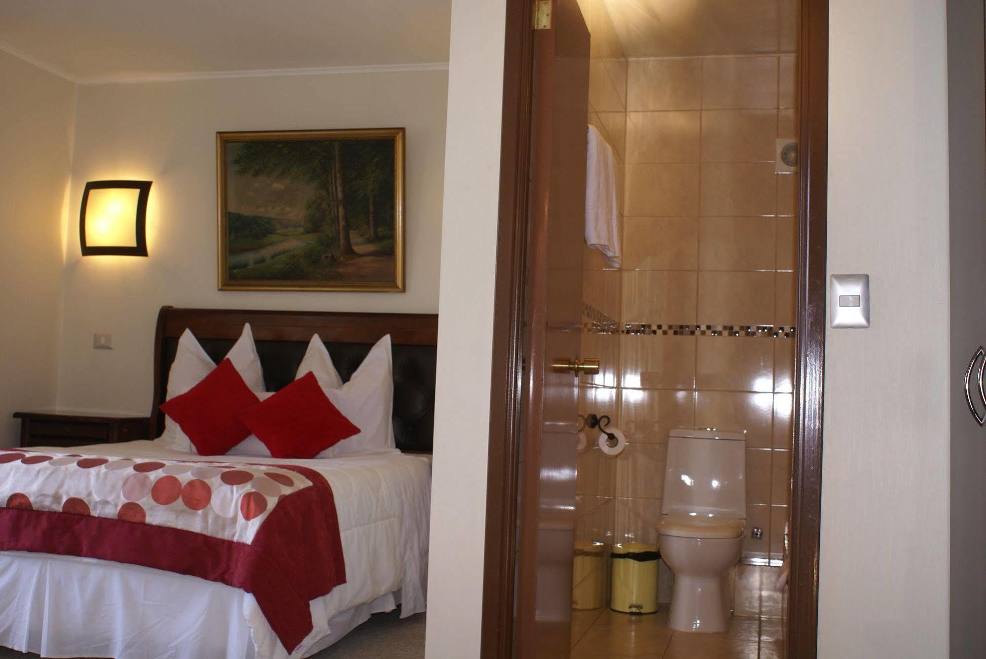 Hotel Baviera Parral Exterior foto